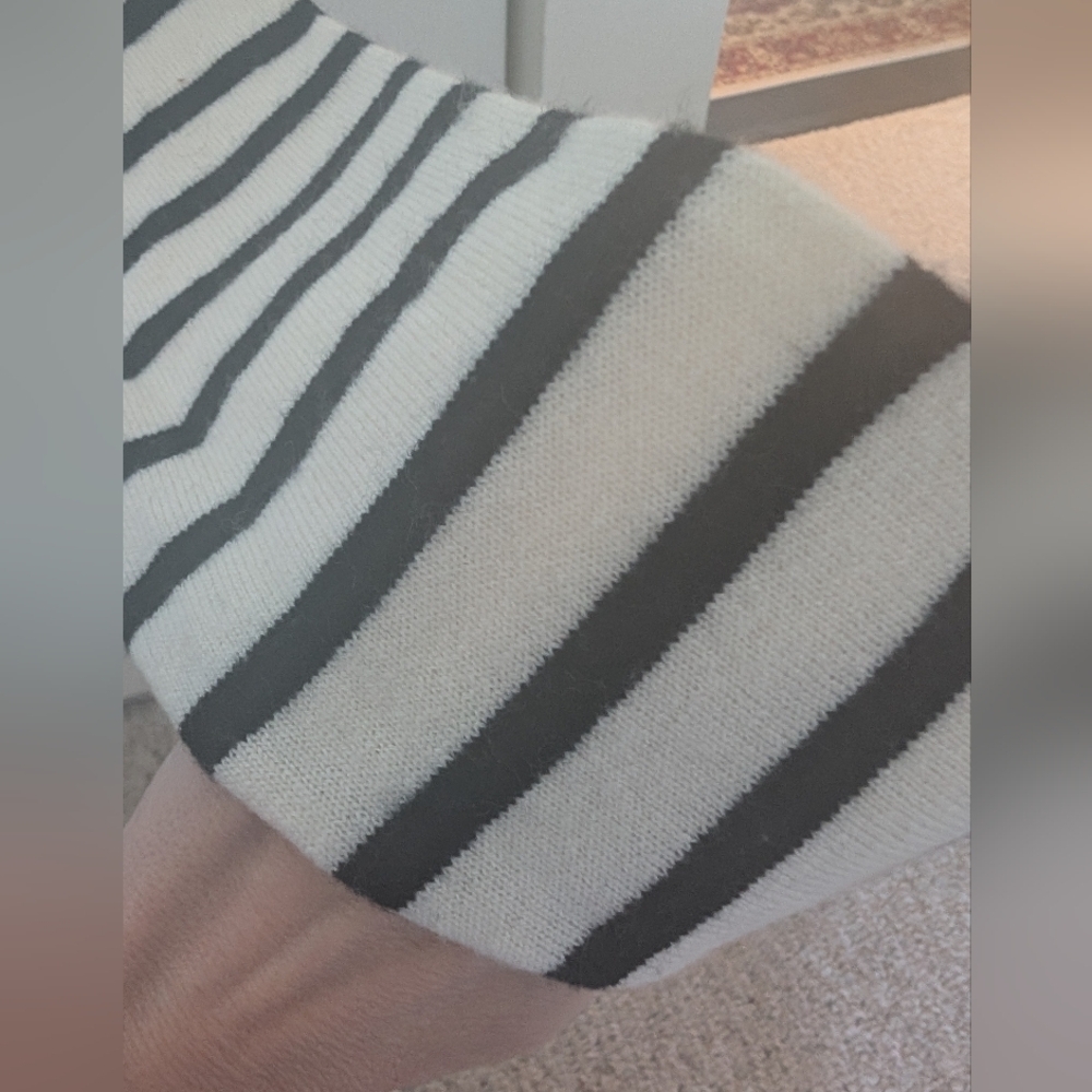 Pure Collection Cashemere Striped Black and White Turtleneck Sweater - Picture 5 of 6